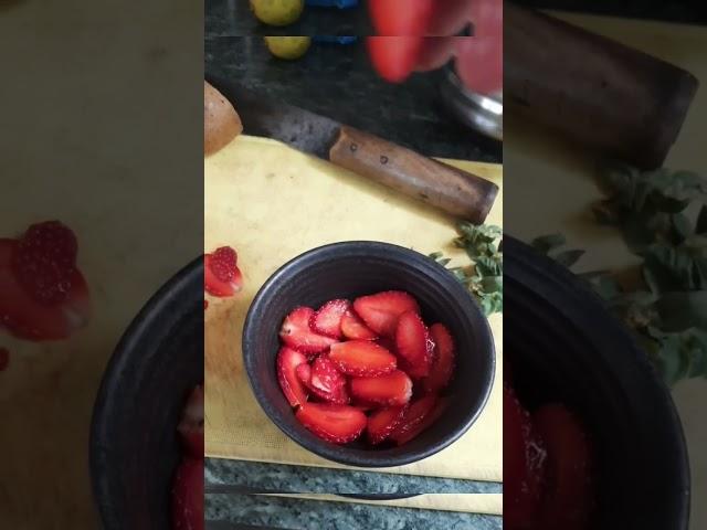 #strawberry #eating #pinki #pinki_lifestyle