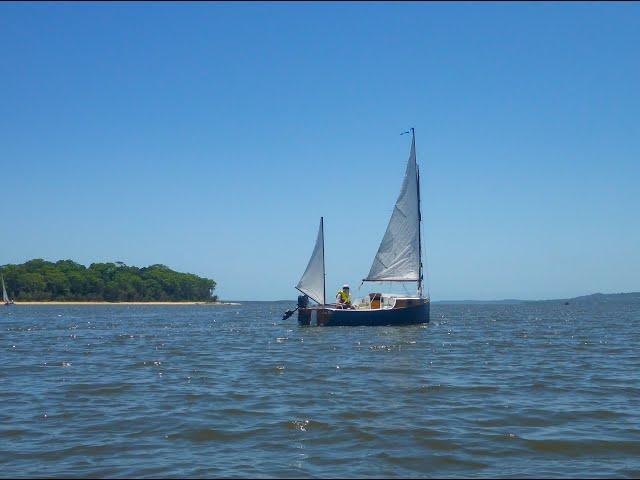 Luna Blu - Dinghy Cruising South East Queensland - Tindarra gathering