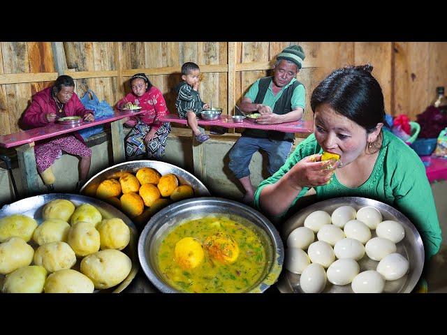 Village Style Egg & Potato curry cooking & Eating || egg curry gravy || New Nepali village food Vlog