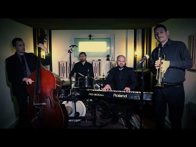 "Happy" ( Pharrell Williams)  Jazz cover by Street Jazz Quartet