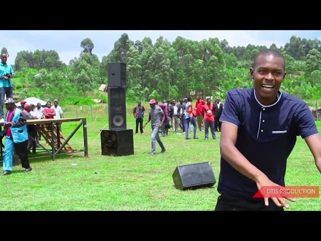 EV.VINCENT OMUSA PERFOMING MAMBI YAO LIVE AT RIAMO GROUNDS