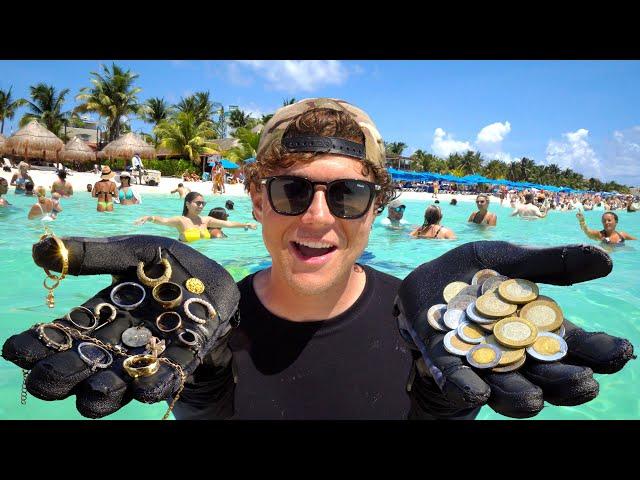 MEXICO'S BUSIEST BEACH! I Found 16 Rings, Earrings, Chains & MORE with my Metal Detector!