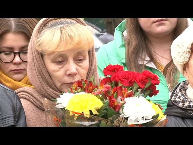 В Куровское открыли мемориальную доску