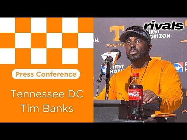 PRESS CONFERENCE: Tennessee football defensive coordinator Tim Banks speaks with media