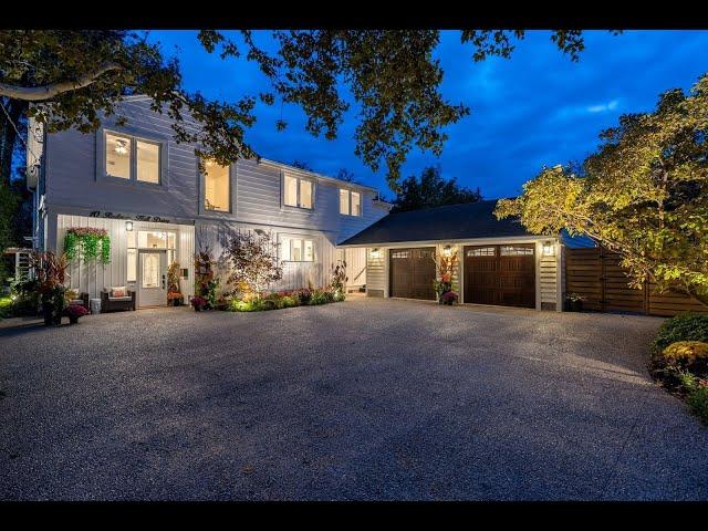 Mid-Century Fully Updated Home in Saint Catharines, Ontario, Canada | Sotheby's International Realty