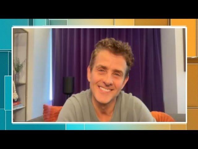 Joey McIntyre brings the holiday magic in new rom-com ‘Jingle Bell Love’