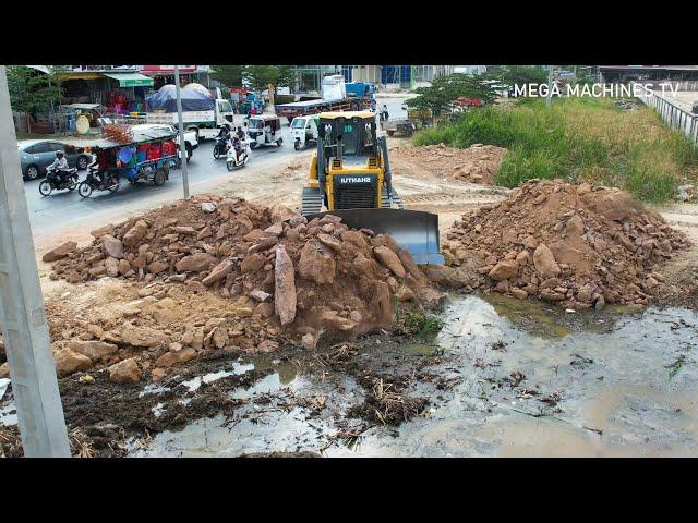 Started Dozer SHANTUI DH17C2 Working, Operating Dump Truck Delivery Rock Stone