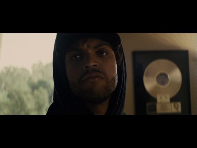 Straight Outta Compton 2015 -  Ice Cube Trashes Priority Records Scene