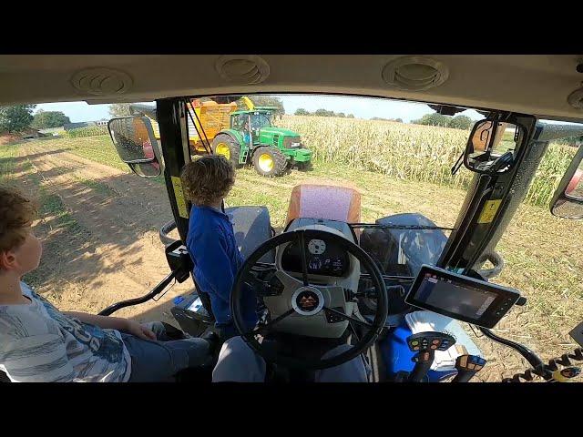 Cab View | Massey Ferguson 7718S | Mais Silage