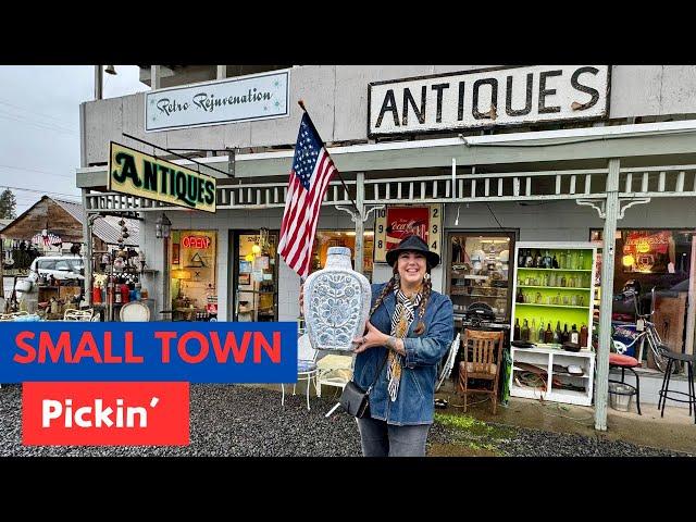 SMALL TOWN, BIG DEALS!! Thrift With Me!  Vintage Shopping For Resale | Is Small Town Pickin' Better?