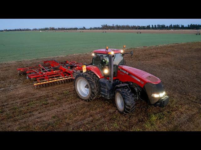 Case IH 315 Magnum w/ Vaderstad Topdown 700