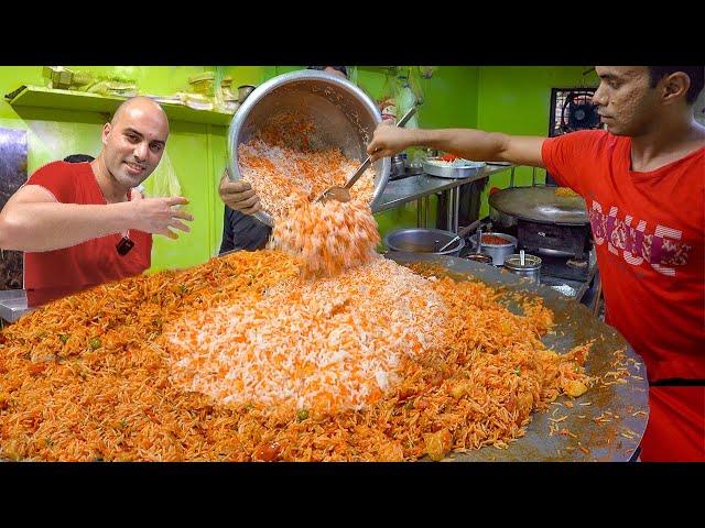 Indian Street Food Tour of Mumbai - INDIA'S BIGGEST SCRAMBLED EGG + BEST STREET FOOD IN MUMBAI