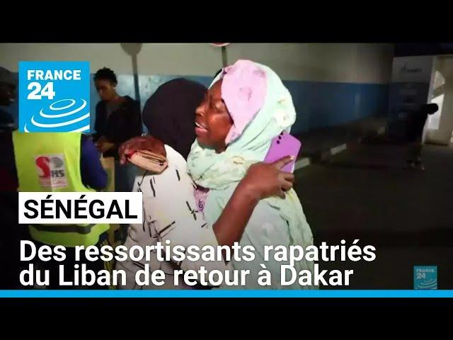 Sénégal : des binationaux sénégalo-libanais rapatriés du Liban de retour à Dakar • FRANCE 24