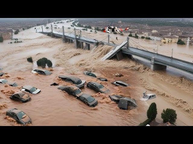 Almeria under water, Spain flooding destroys roads! Highways turn into rivers, car swept away