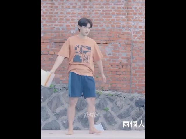 boy likes to play in water #刘冬沁 #liudongqin #zayineric #theon1yone #某某 #shorts