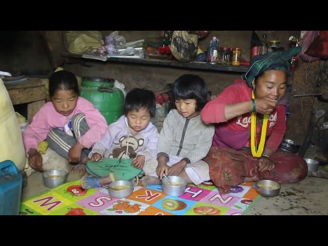 Cooking eggs with noodles in village || Nepali village