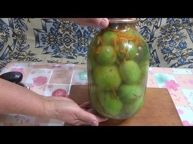 Green tomatoes with filling for the winter.