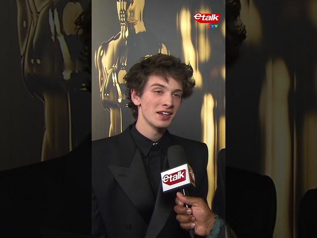 #Anora star Mark Eydelshteyn is stunned by Mikey Madison at the #GovernorsAwards