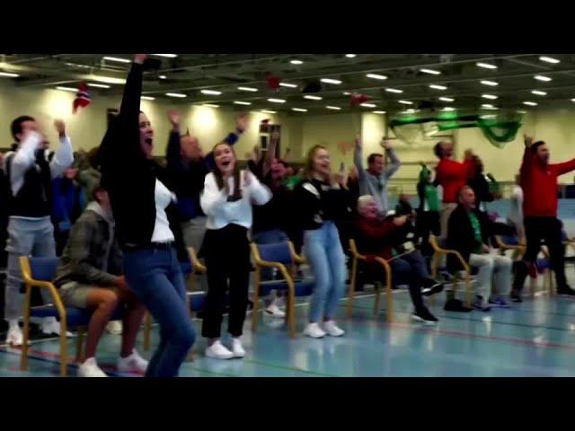 Tokyo Olympics: Parents cheer as Karsten Warholm destroys Olympic record