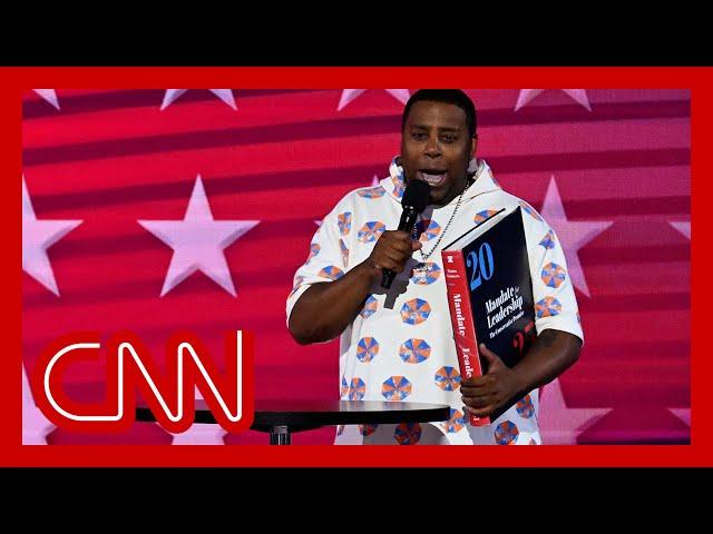 Kenan Thompson tells friends about Project 2025 in DNC skit