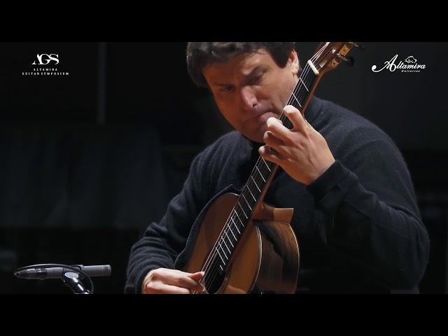 Rene Izquierdo plays 'Sonata K.208' by Domenico Scarlatti | Altamira Guitars