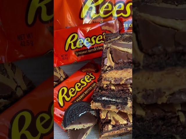 Recipe! Share this to a friend you’d eat this Oreo Reese’s cookie brownie with! Measurements on Fitw