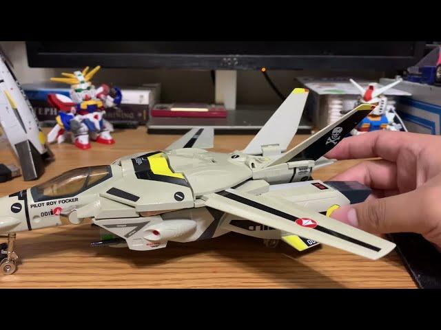 Bandai 2002 Reissue 1/55 Macross VF-1S Valkyrie Roy Focker Custom Review