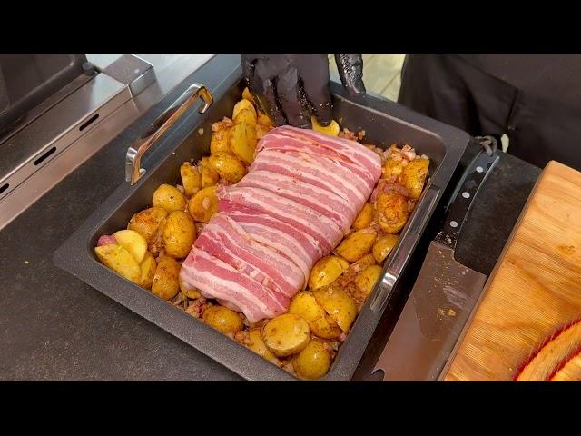 SPANFERKELRÜCKEN IM BACONNETZ --- Klaus grillt