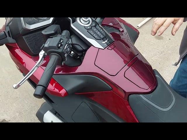 #2105 2023 Honda Goldwing Tour 6 speed Standard