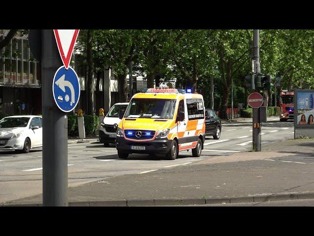 BF Frankfurt am Main Löschzug der Wache 4 mit ELW C-Dienst, HLF20/16 und DLK23/12 auf Einsatzfahrt