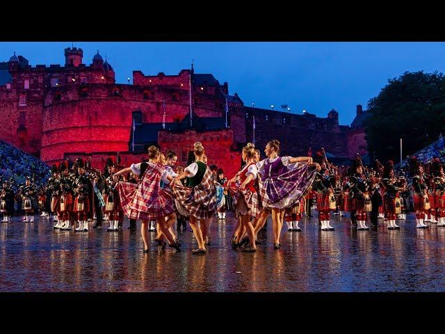 EDINBURGH FESTIVALS: 10 awesome experiences every summer!