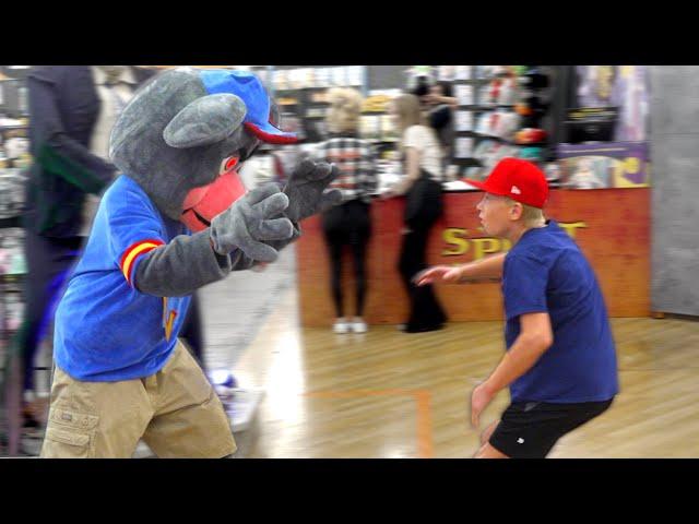 Chuck E Cheese Scare Prank At Halloween Store