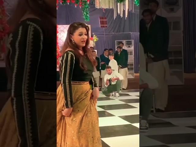 Zara Noor Abbas grooving at her best friend's wedding #zaranoorabbas #shortsfeed #shortsbeta #shorts