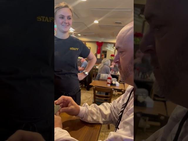 Pregnant waitress receives $1,300 tip for Christmas