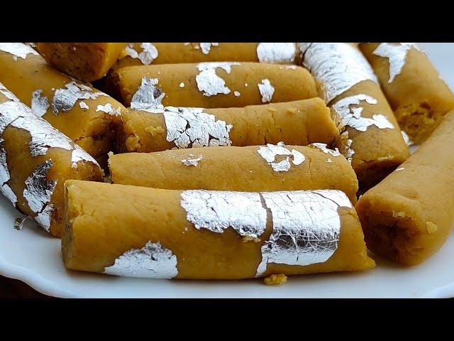 besan ki bilkul naye tarike ki laajwab mithai | Besan roll Barfi recipe | recipe @ammakithaali