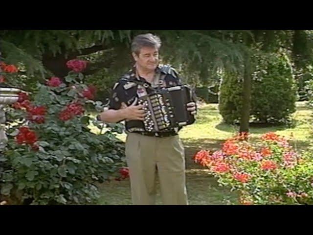 ACCORDION 🪗 "RADIOSO" (Waltz) Ruggero Passarini @Musicainballo (Garden)