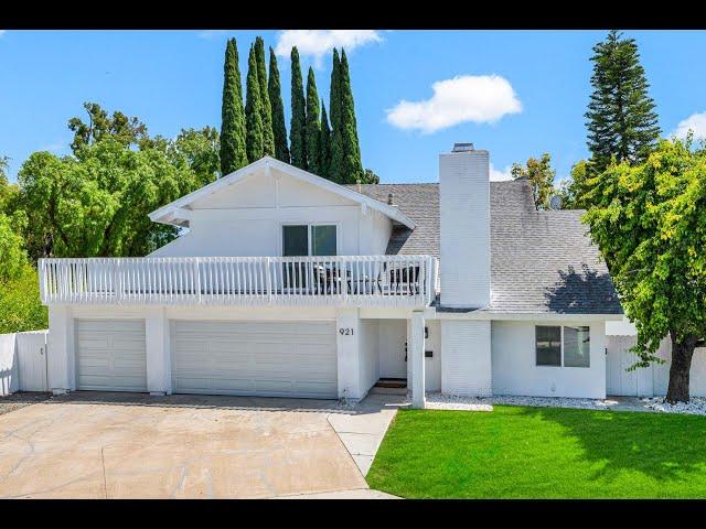 921 Dahlia Avenue, Costa Mesa | Lily Campbell