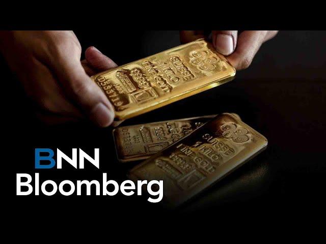 Gold heads for biggest yearly gain since 2010