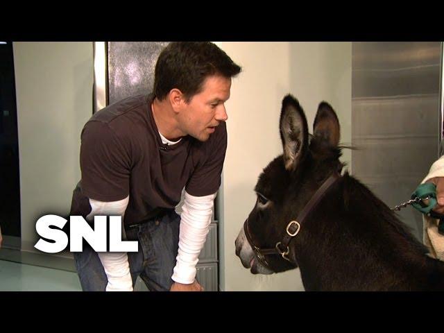 Backstage: Mark Wahlberg Confronts Andy Samberg - SNL