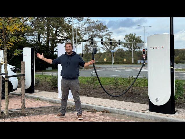 I Charge On A Version 4 Tesla Supercharger For The First Time! Full Tour Of New Post & V3 Chargers