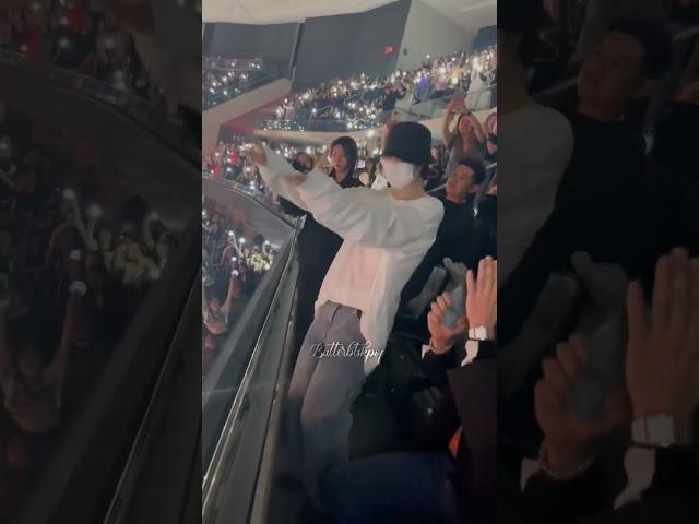 Jimin came to support SUGA on his solo concert 