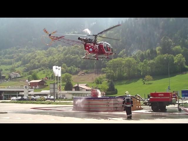 Waldbrand in Visp Helikopter Löschflüge Originalton