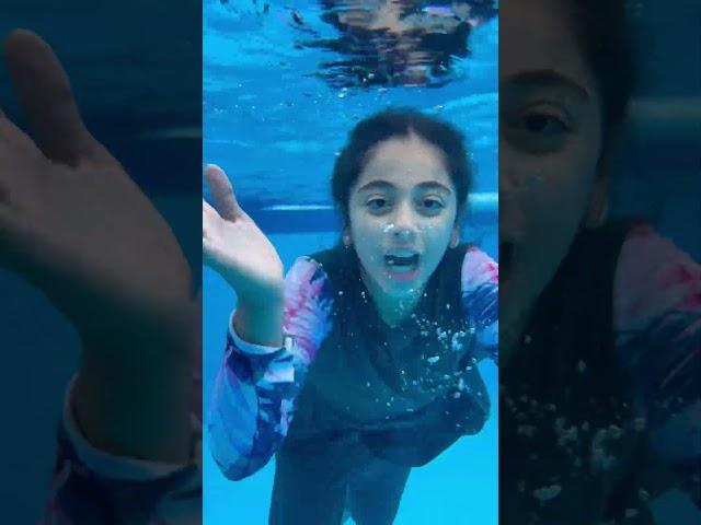 خلودة ومالك وميرنا تحت المي