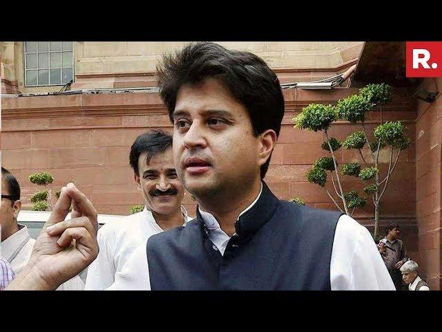 Jyotiraditya Madhavrao Scindia Supporters Protest Outside His Residence In Delhi