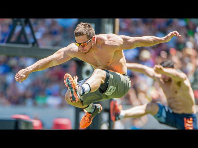 Fourth-Fittest Man in 2015, Dan Bailey, Catches Shades in a Full Sprint