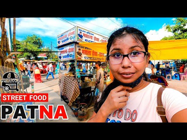 Trying Patna STREET FOOD Vlog  | Patna Railway Station, BIHAR | Gandhi Maidan Patna | Bihar Vlog