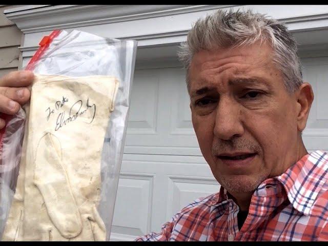 Elvis Presley signed GLOVE from 1956 ! Autograph Preview