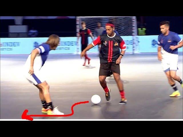 Đẳng cấp Ronaldinho trên sân futsal ! đúng chất huyền thoại