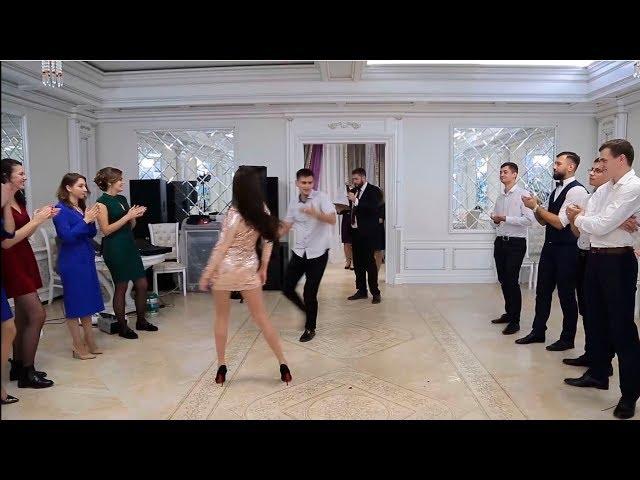 Battle at the wedding of Peter and Christina. Dancing guys against girls