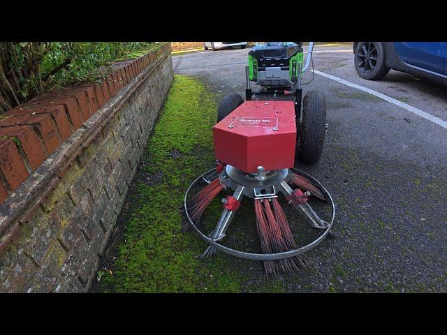 Unbelievable Moss Removal Results! Terrazza Weedee PRO Transforms Car Park & Crazy Paving!